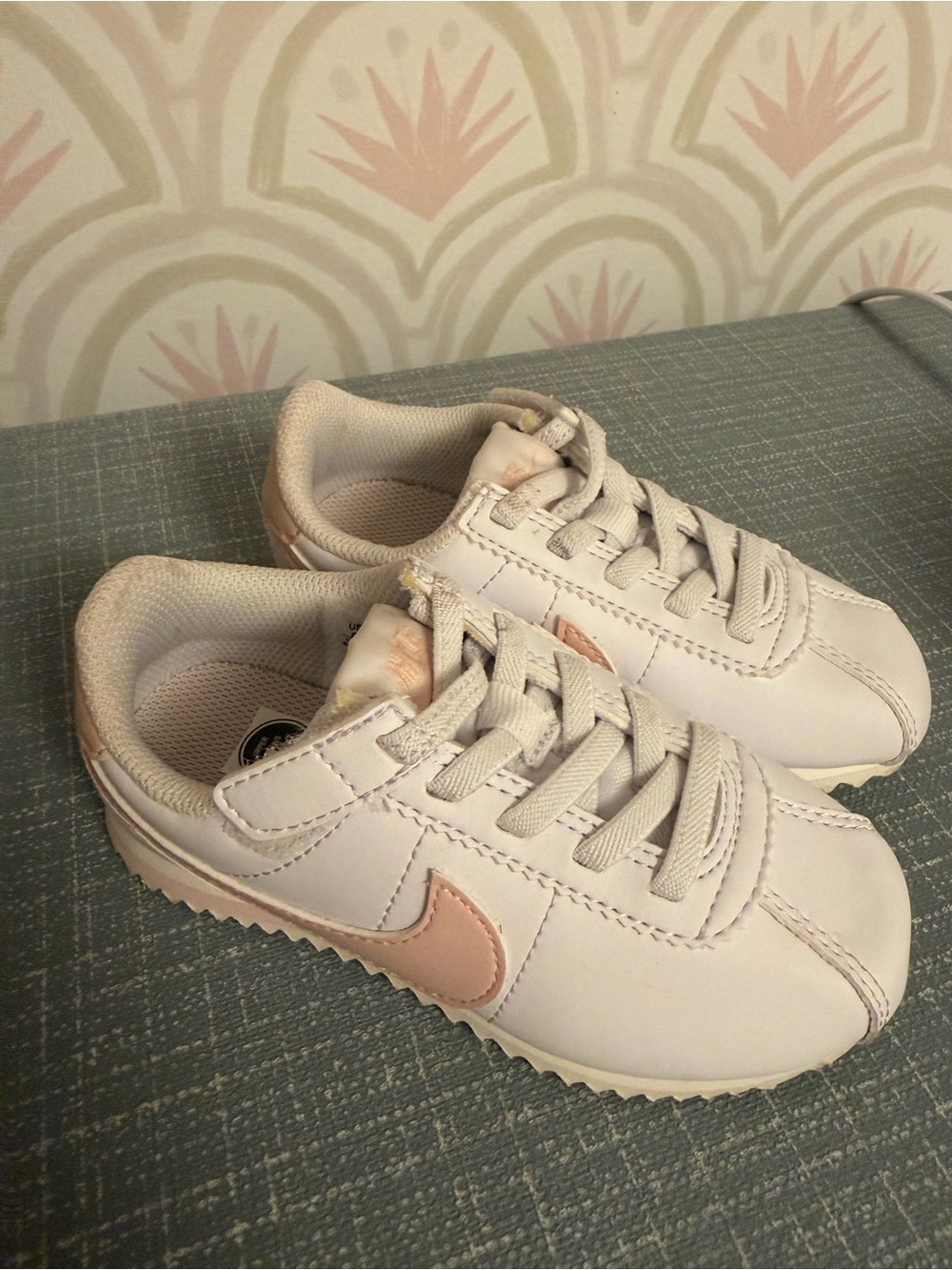 Nike Cortez Kids Sneakers in Cream with Light Pink Swoosh